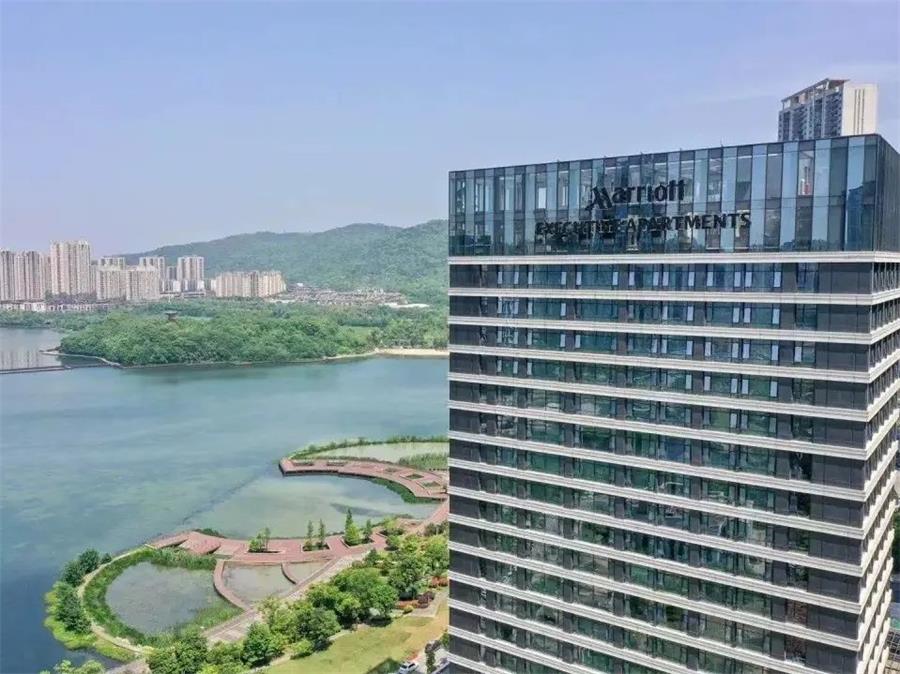 鸿运国际 - 鸿运国际荣耀 | 2021博鳌房地产峰会，，，，鸿运国际两奖加冕