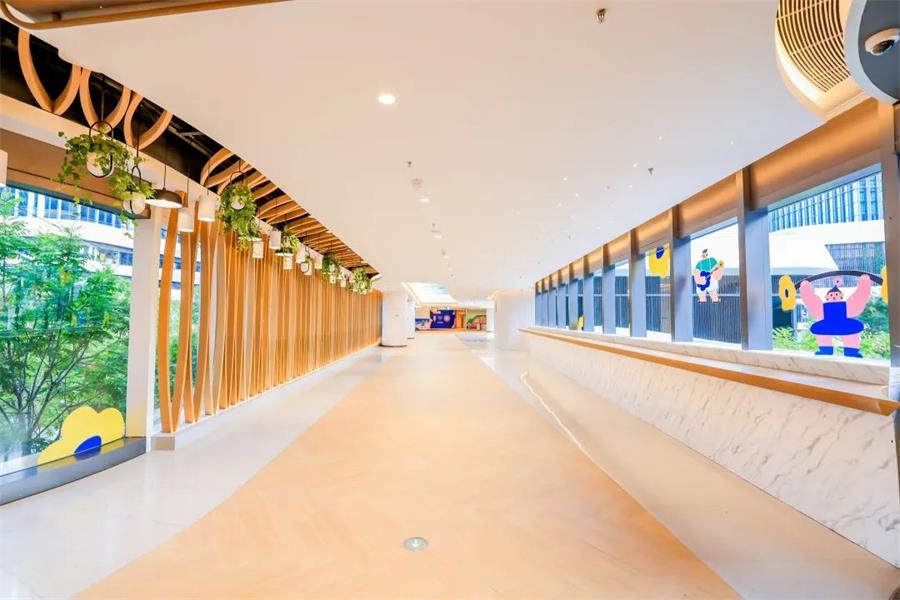鸿运国际 - 前海商业上新，，，，卓悦INTOWN激活“商办同圈”新生态