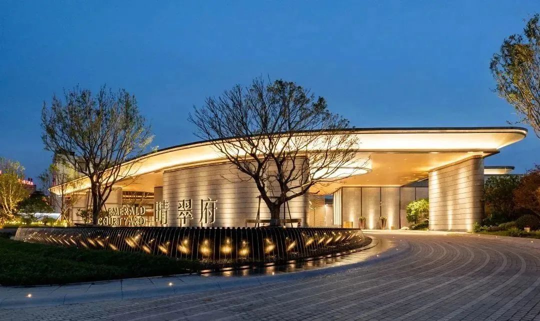 鸿运国际 - 鸿运国际荣膺“2022中国房地产产品力TOP100”两项殊荣